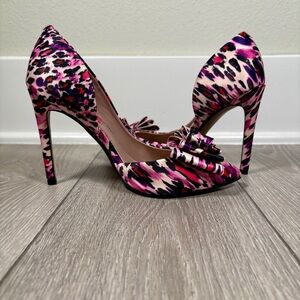 NWOB Betsey Johnson Vibrant Pink Satin Leopard Heels Size 6 1/2
